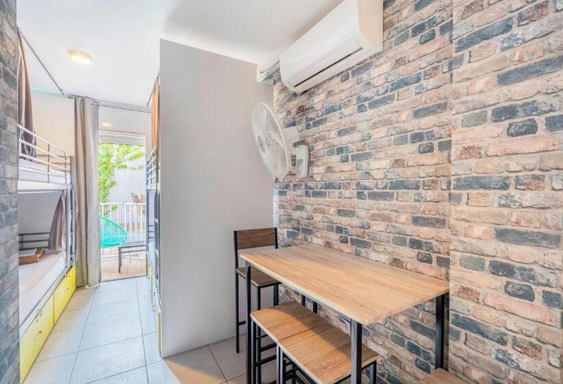 הוסטל Casa Barcelo Camp Nou Barcelona