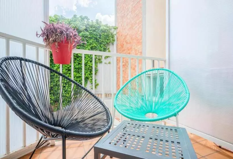 ユースホステル Casa Barcelo Camp Nou Barcelona