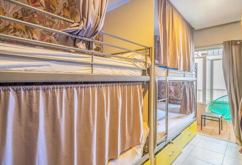 הוסטל Casa Barcelo Camp Nou Barcelona