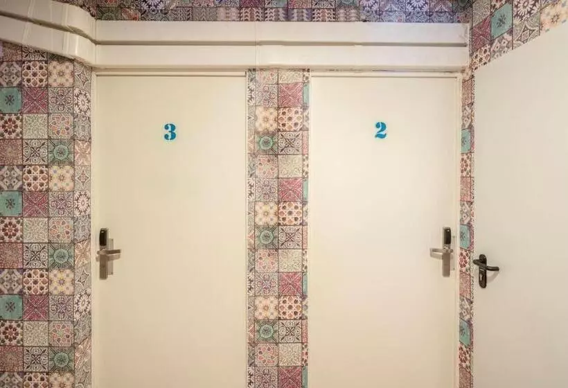 ユースホステル Casa Barcelo Camp Nou Barcelona