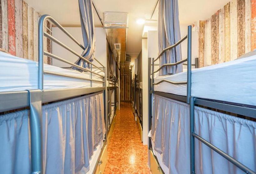 הוסטל Casa Barcelo Camp Nou Barcelona