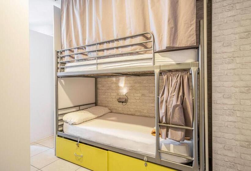 הוסטל Casa Barcelo Camp Nou Barcelona