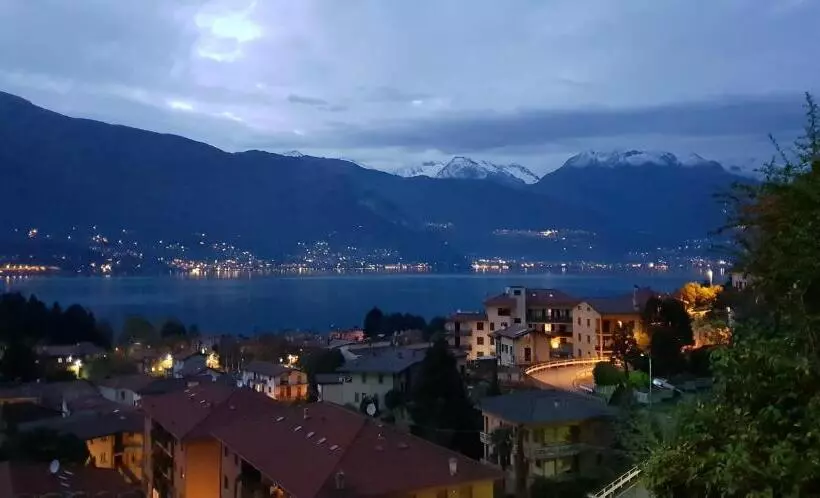 ベッドアンドブレックファースト La Magnolia Guests House