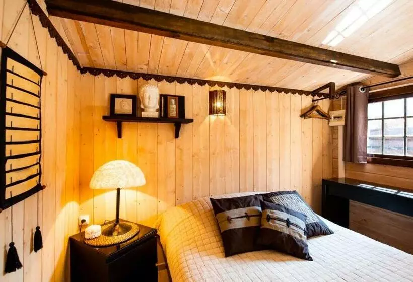 تختخواب و صبحانه Villa Zenith Hostel   La Maison