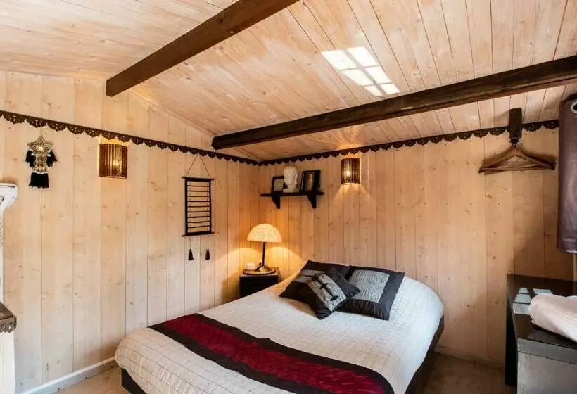 تختخواب و صبحانه Villa Zenith Hostel   La Maison