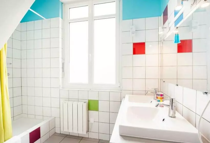 تختخواب و صبحانه Villa Zenith Hostel   La Maison