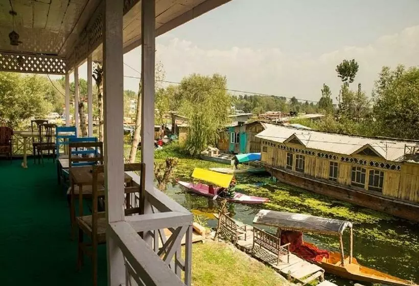 Hotelli Chachoo Palace