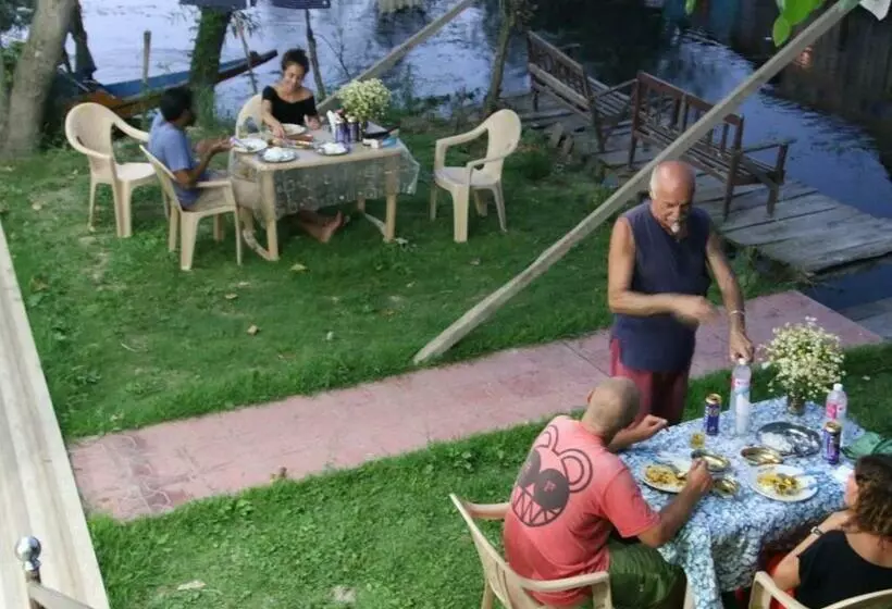 Hotelli Chachoo Palace