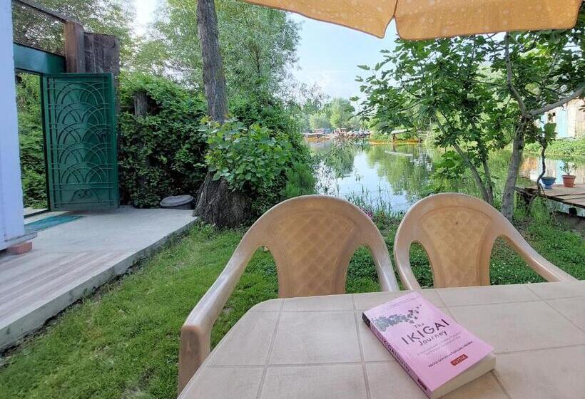 Hotel Chachoo Palace