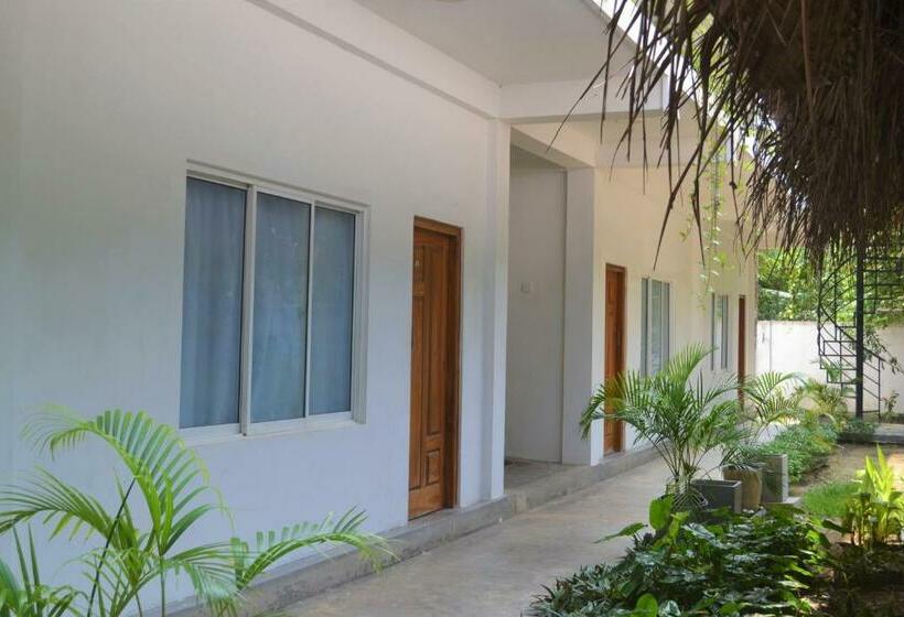 پانسیون D Villa Garden House