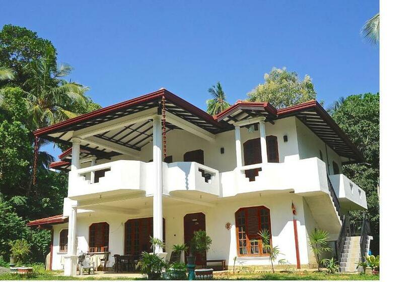 פנסיון Dream House