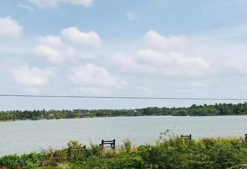 ペンション Lake City Resort Anuradhapura