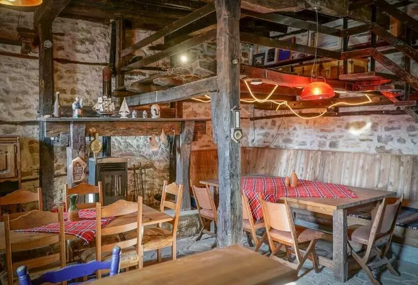 پانسیون Rooster House