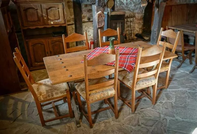 پانسیون Rooster House