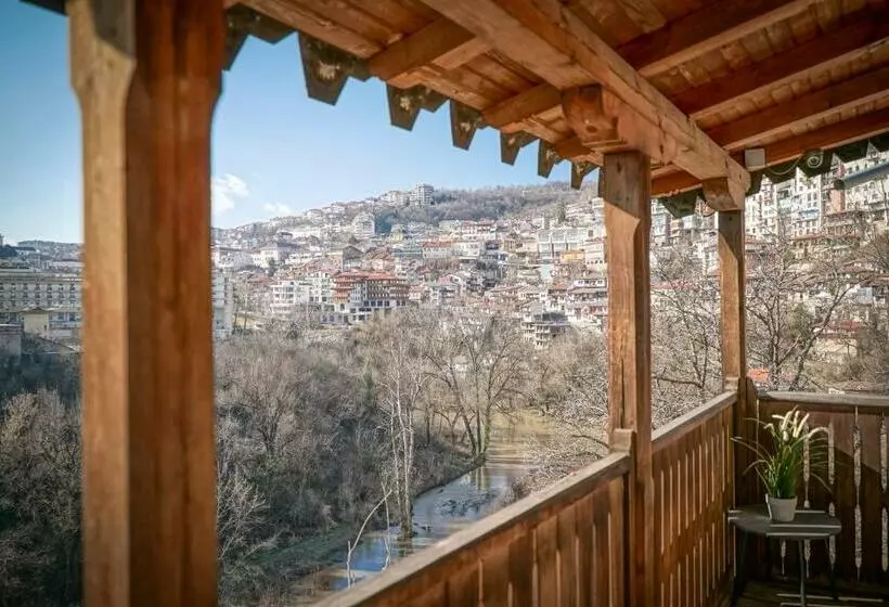 پانسیون Rooster House