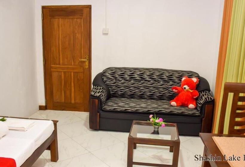 پانسیون Shashin Lake Resort