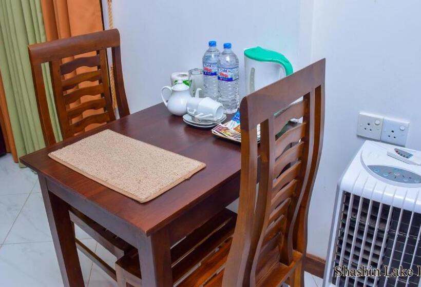 پانسیون Shashin Lake Resort