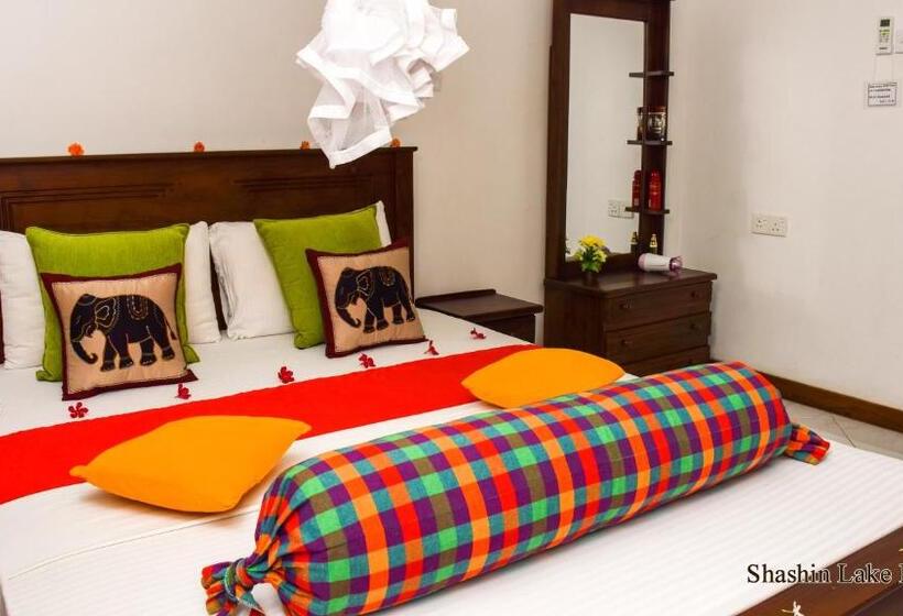 پانسیون Shashin Lake Resort