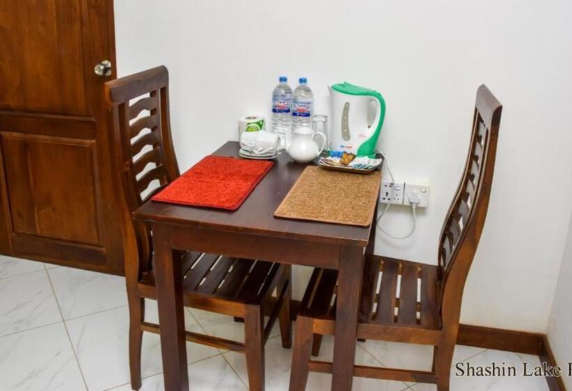 پانسیون Shashin Lake Resort