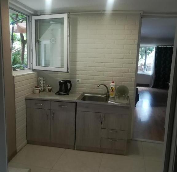 پانسیون Tbilisi Guesthouse Nini