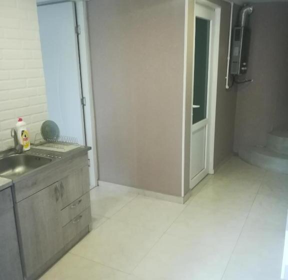 پانسیون Tbilisi Guesthouse Nini