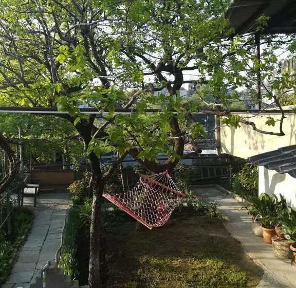پانسیون Tbilisi Guesthouse Nini