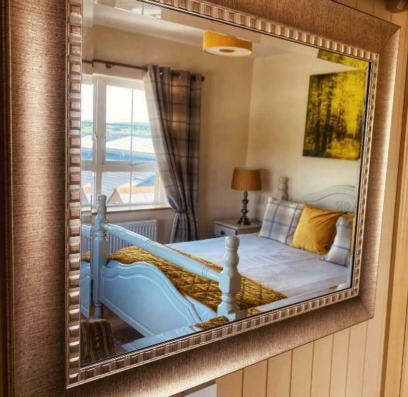 مبيت وإفطار Dulrush Lodge Guest House, Restaurant And Self Catering