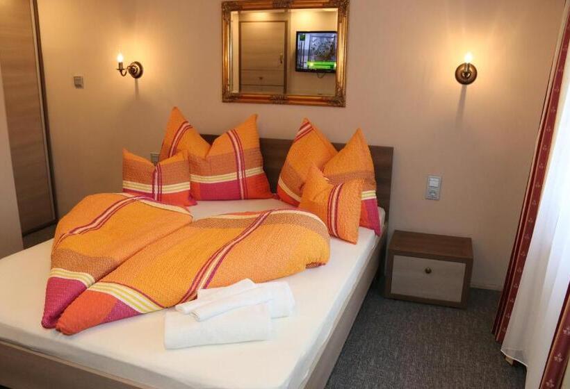 پانسیون Aradi Vendégház