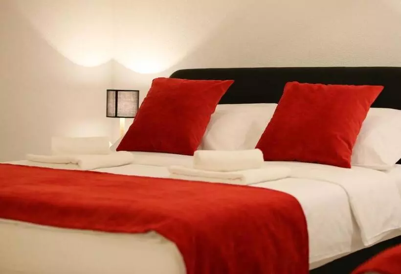 پانسیون Central Located Guest House