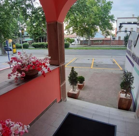 پانسیون Guest House Villa Lord