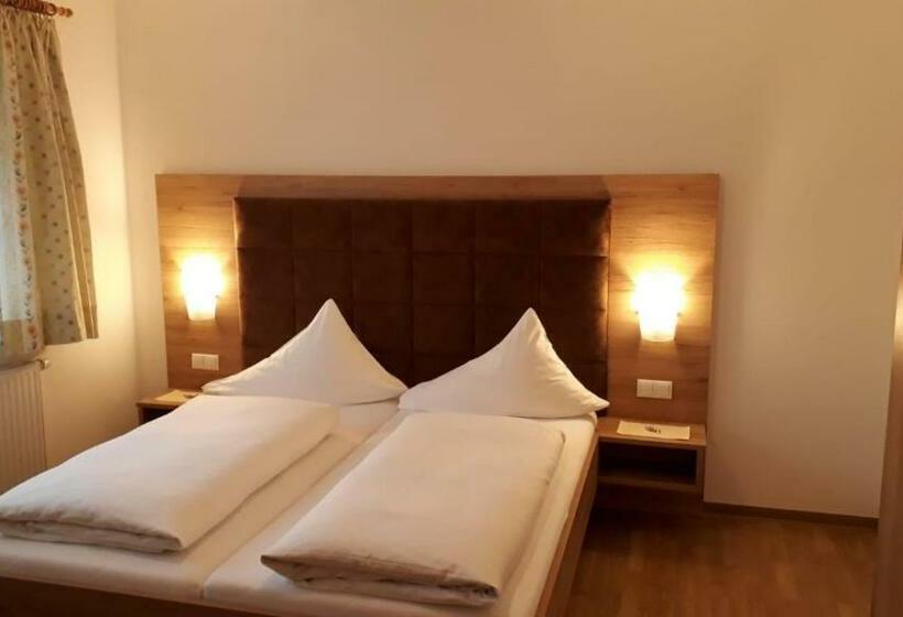 ペンション Haus Doppler