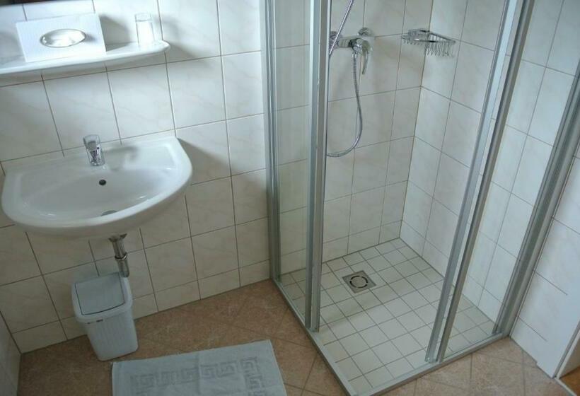 ペンション Haus Doppler