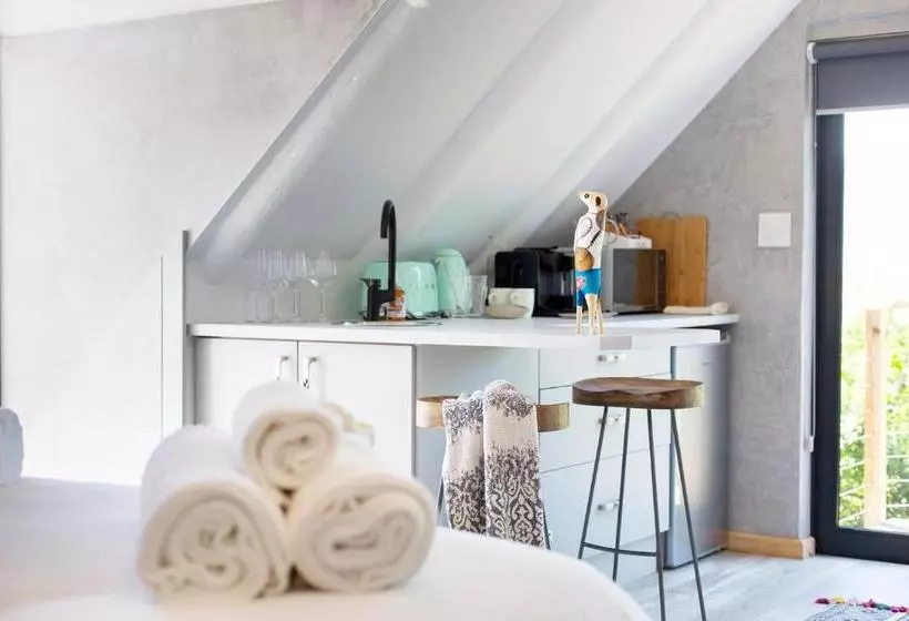 پانسیون Pearl Moon Boutique Suites