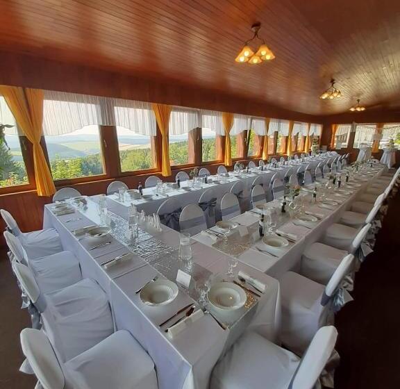 膳宿费 Penzion Vyhlídka Janovičky