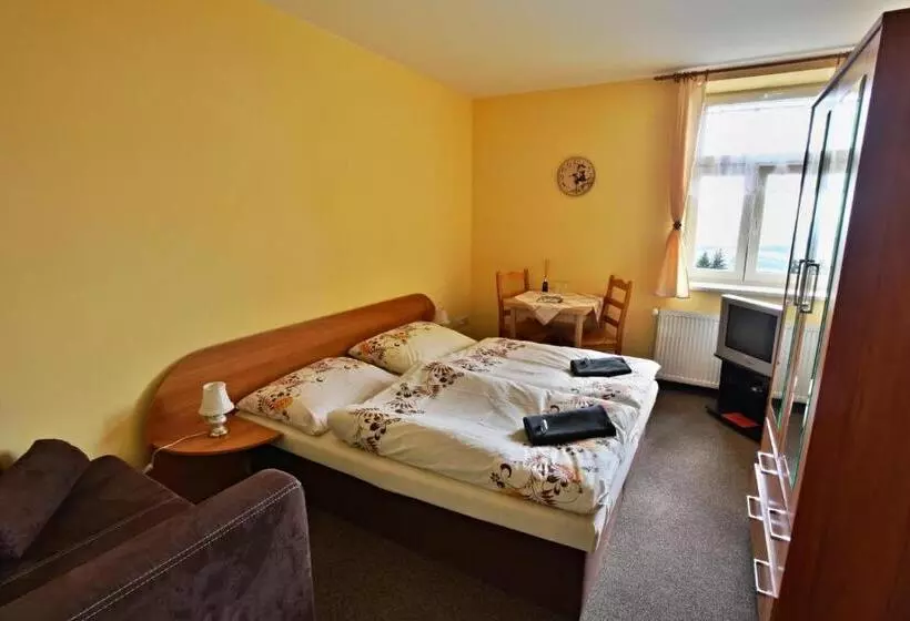 Majatalo Penzion Vyhlídka Janovičky