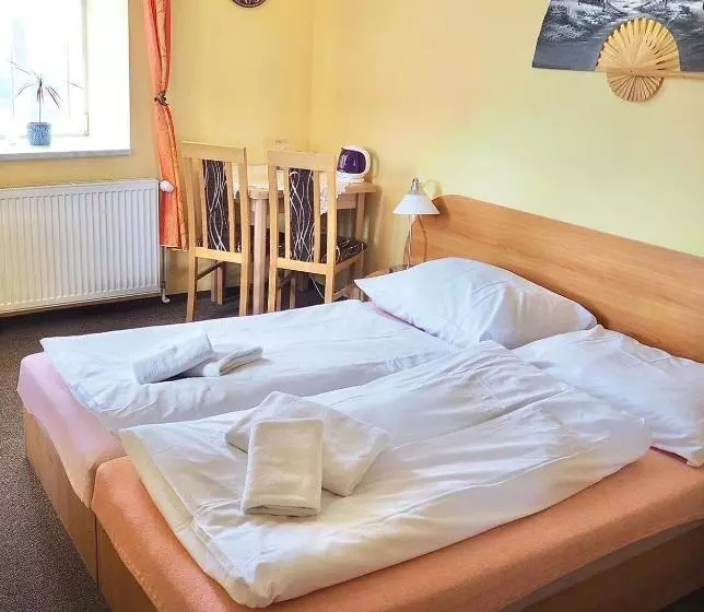 Majatalo Penzion Vyhlídka Janovičky