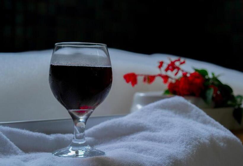 膳宿费 Pousada Chalé Amoreira