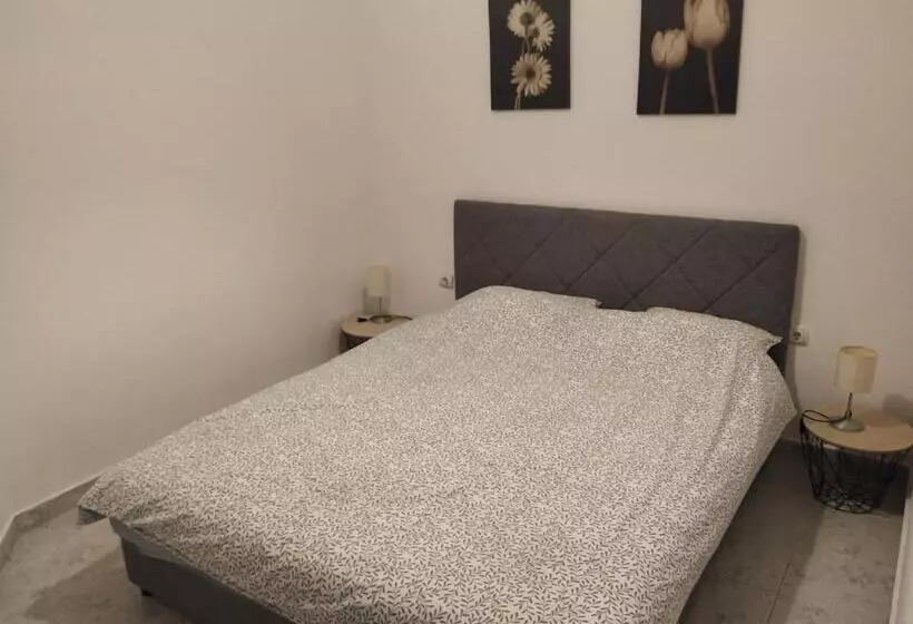 پانسیون Rooms & Apartments Vukasović