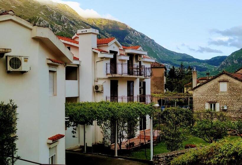 پانسیون Rooms & Apartments Vukasović