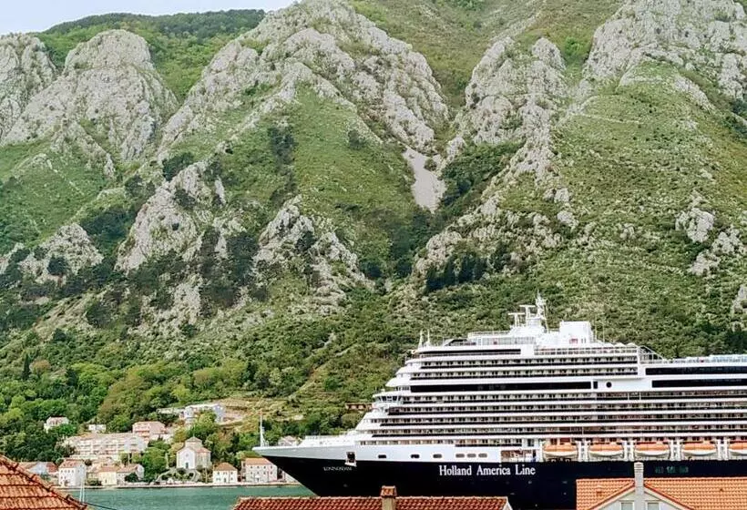 پانسیون Rooms & Apartments Vukasović