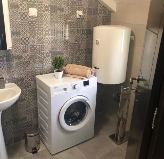 پانسیون Rooms & Apartments Vukasović