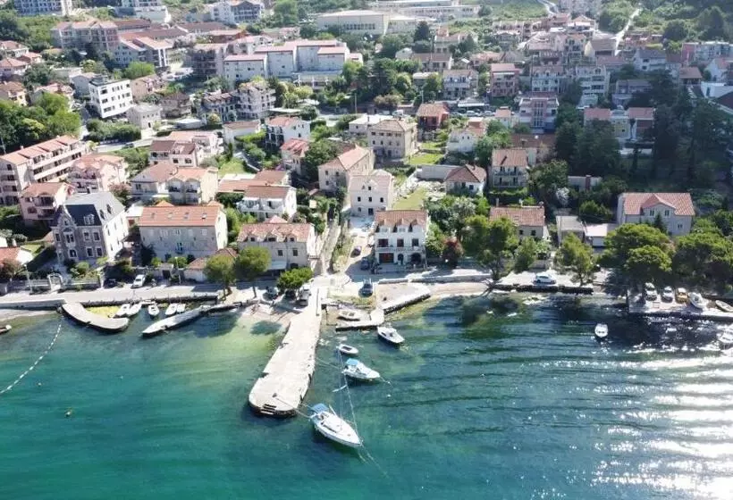 پانسیون Rooms & Apartments Vukasović