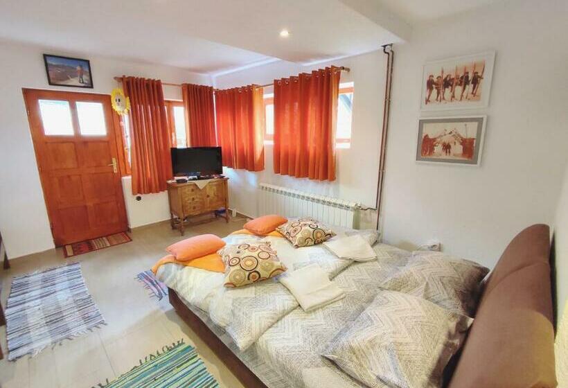 پانسیون Summit Apartment