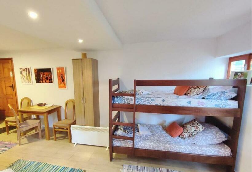 پانسیون Summit Apartment