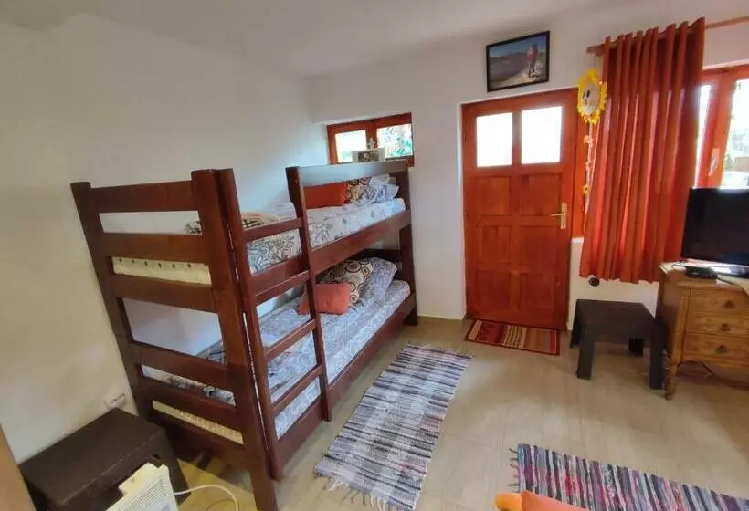 پانسیون Summit Apartment