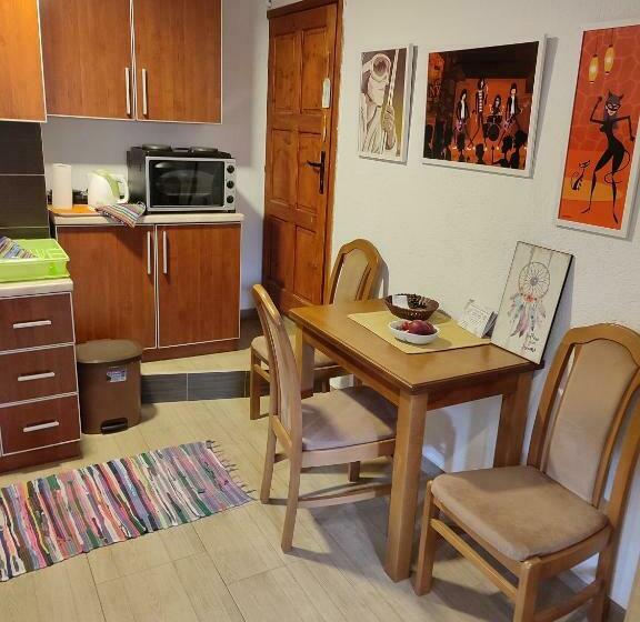 پانسیون Summit Apartment