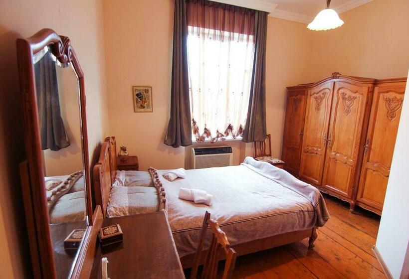 پانسیون Tamari Guest House