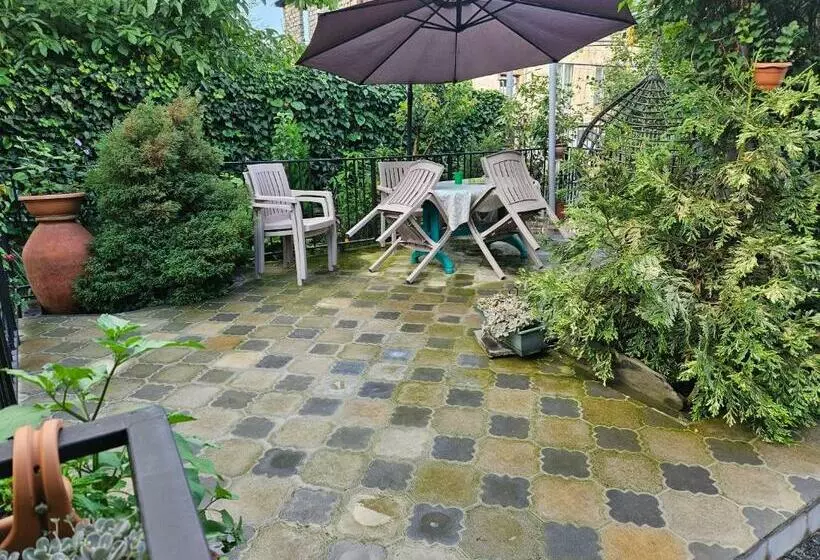 پانسیون Tamari Guest House