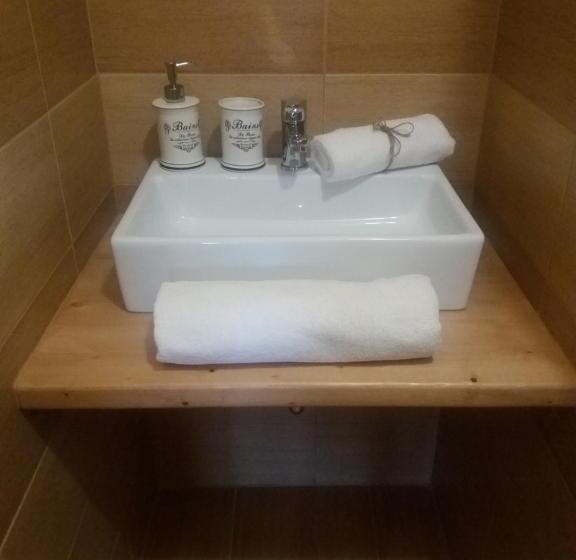 펜션 Tóth Vendégház és Apartmanház újfehértó