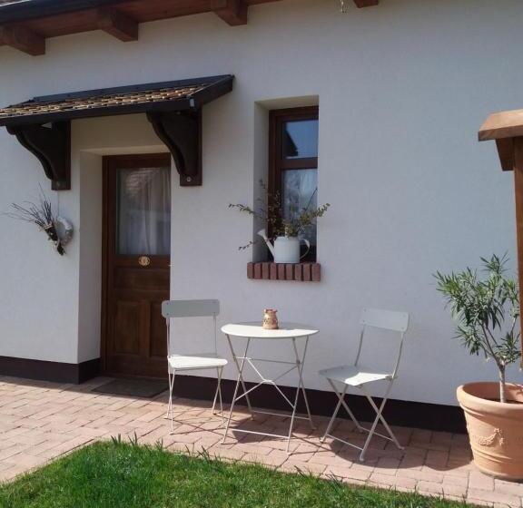 펜션 Tóth Vendégház és Apartmanház újfehértó